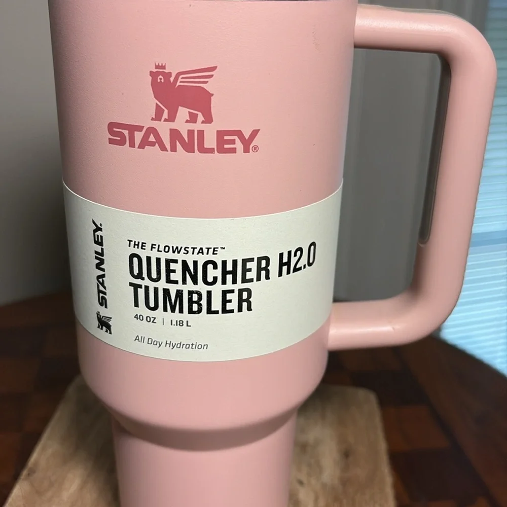 40 oz Dusty Rose Stanley Quencher H20 tumbler - Picture 2 of 5